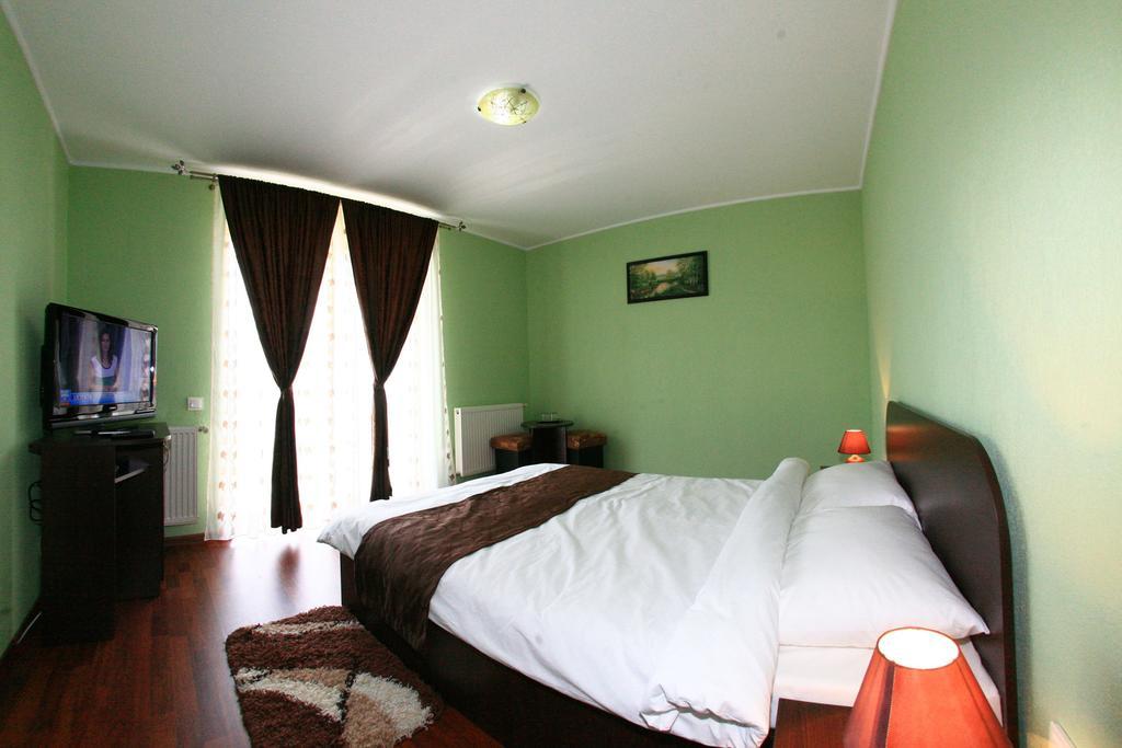 Heaven Hotel Sălişte Quarto foto