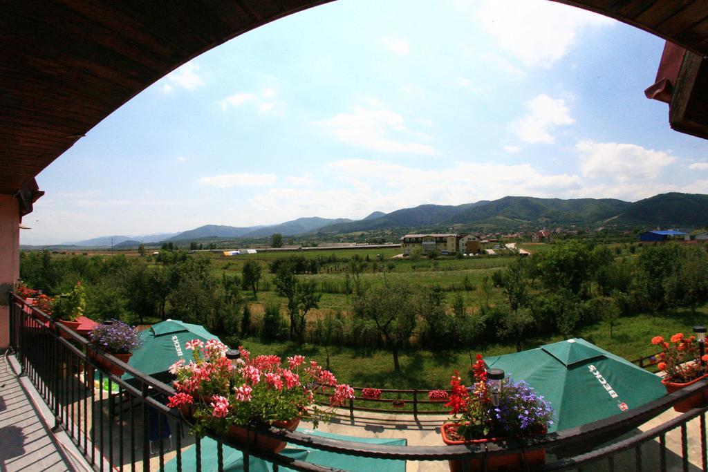 Heaven Hotel Sălişte Quarto foto